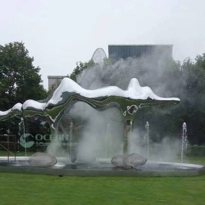 灵动水舞 公园云雾造景中的不规则不锈钢雕塑定制
